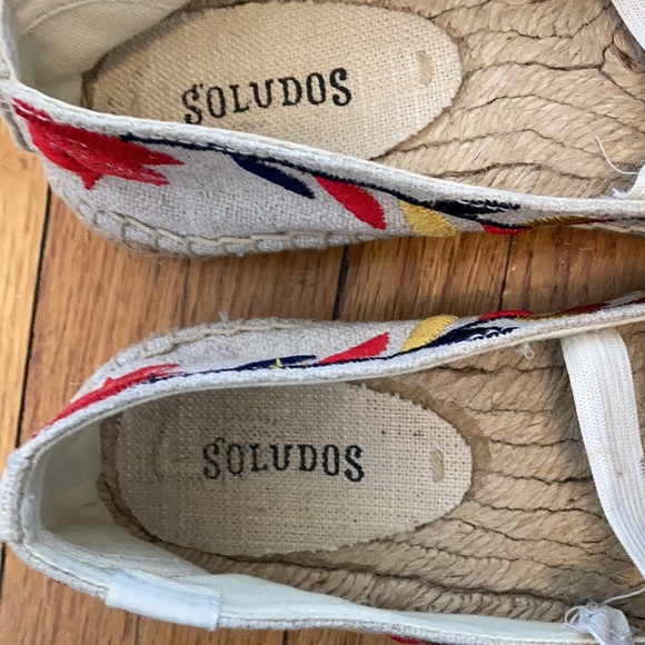 Soludos Red Floral Embroidered Espadrilles Size 5 - Picture 8 of 9